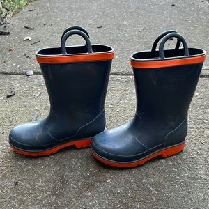 Boys rain boots, size 9
